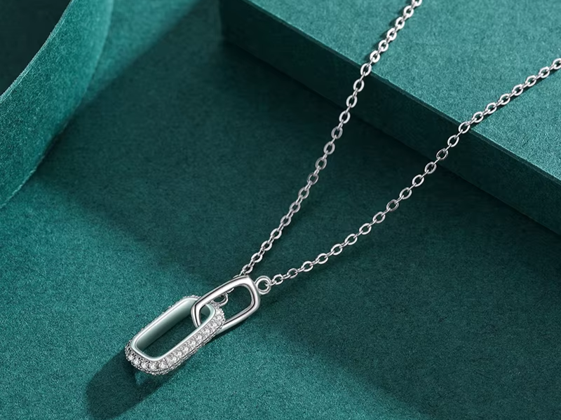 Avessa Rosy Links Necklace