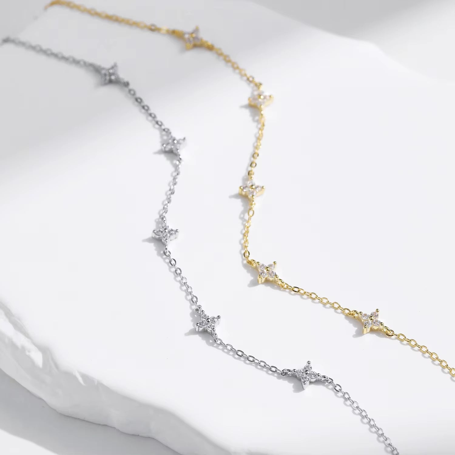 Avessa Floral Radiance Necklace