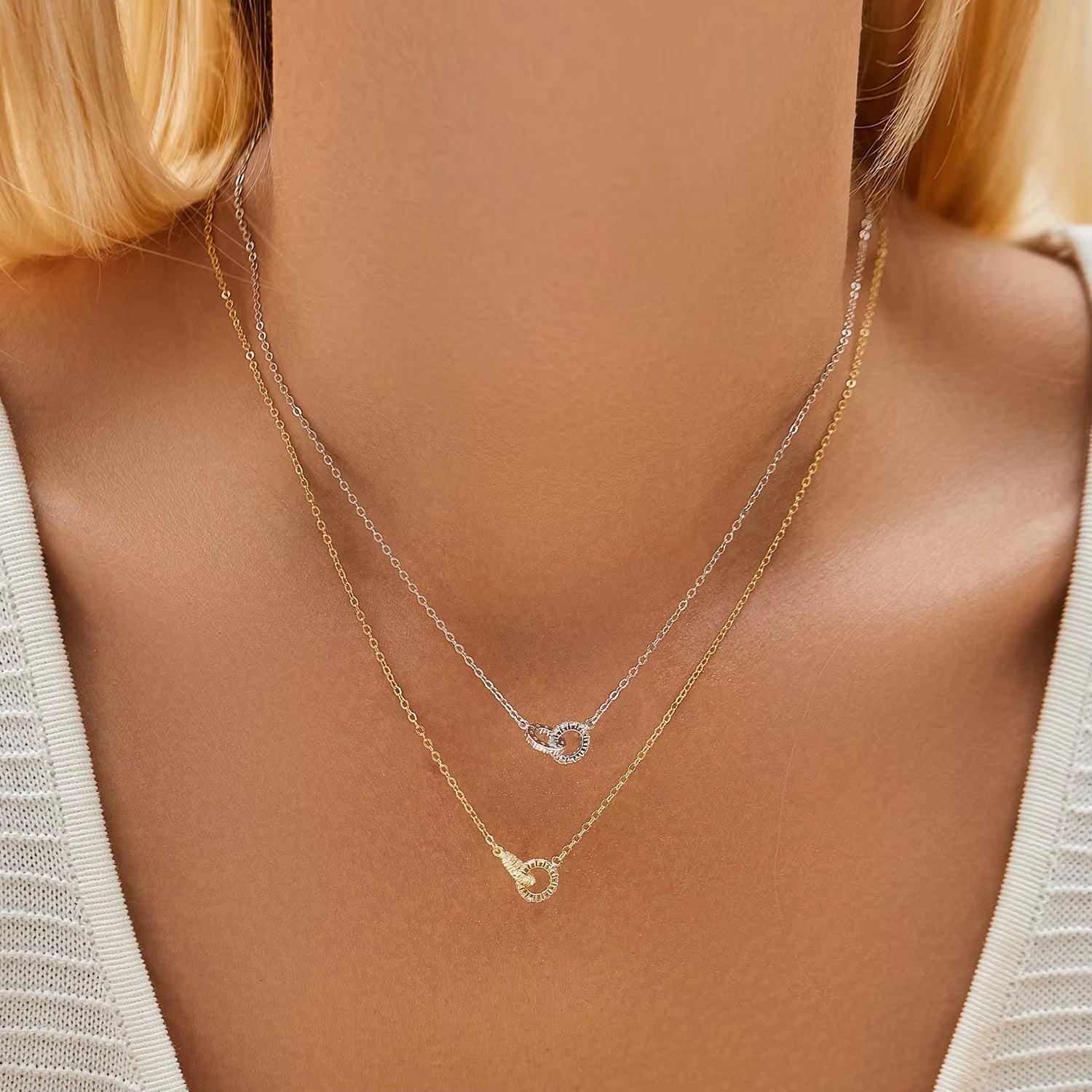 Avessa Luminous Lock Chain