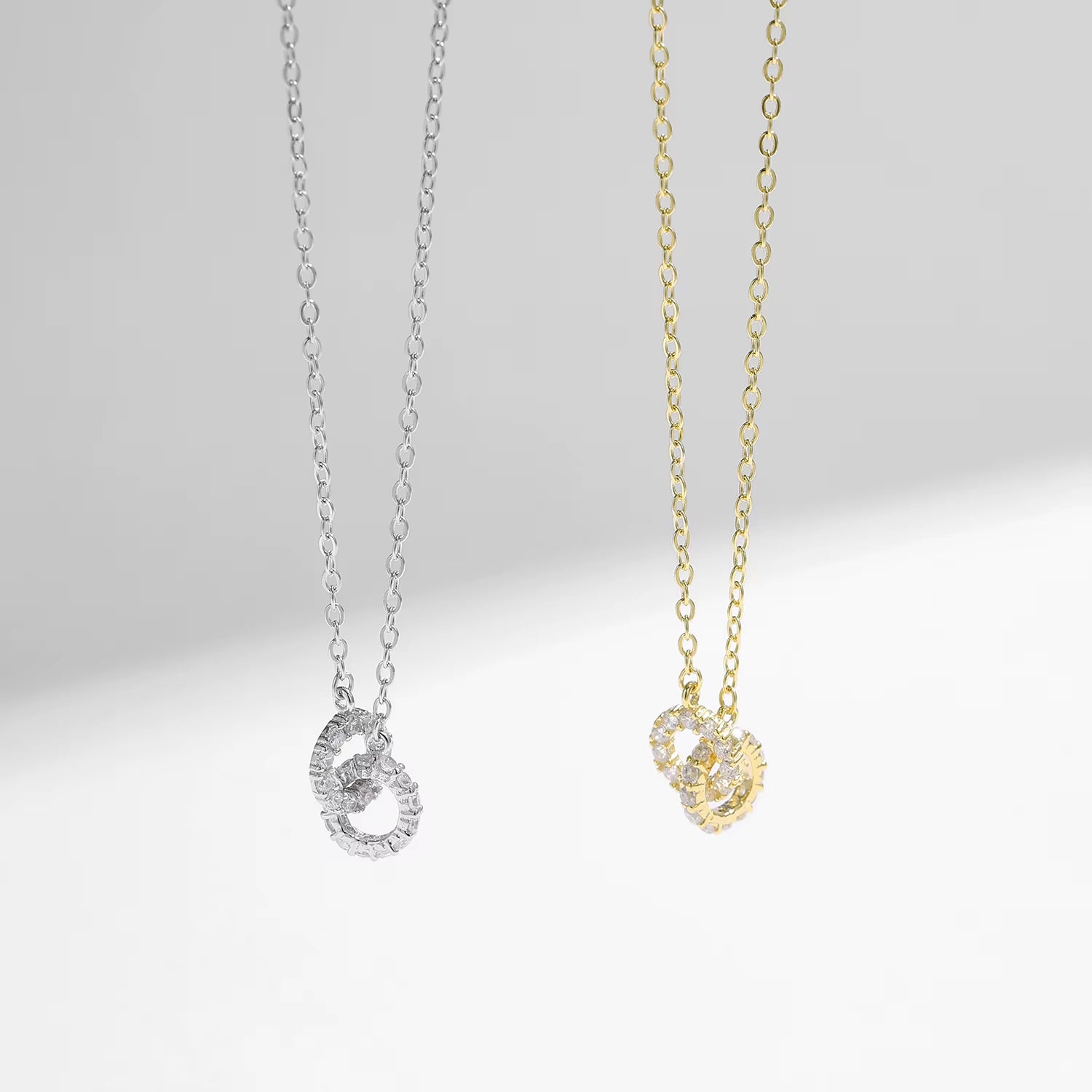 Avessa Luminous Lock Chain