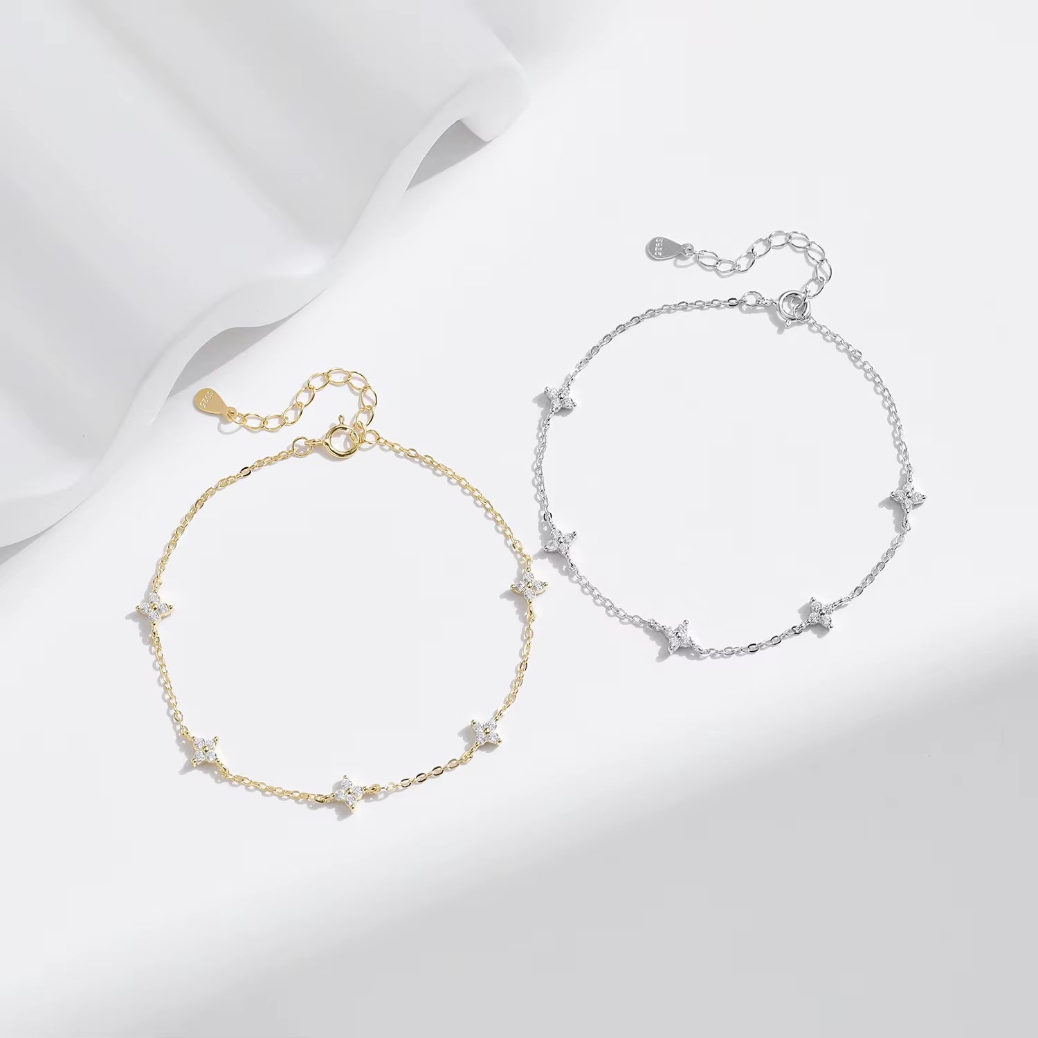 Avessa Floral Radiance Necklace