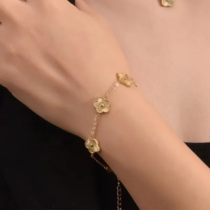 Stainless Steel Clover Leaf Flower Armband