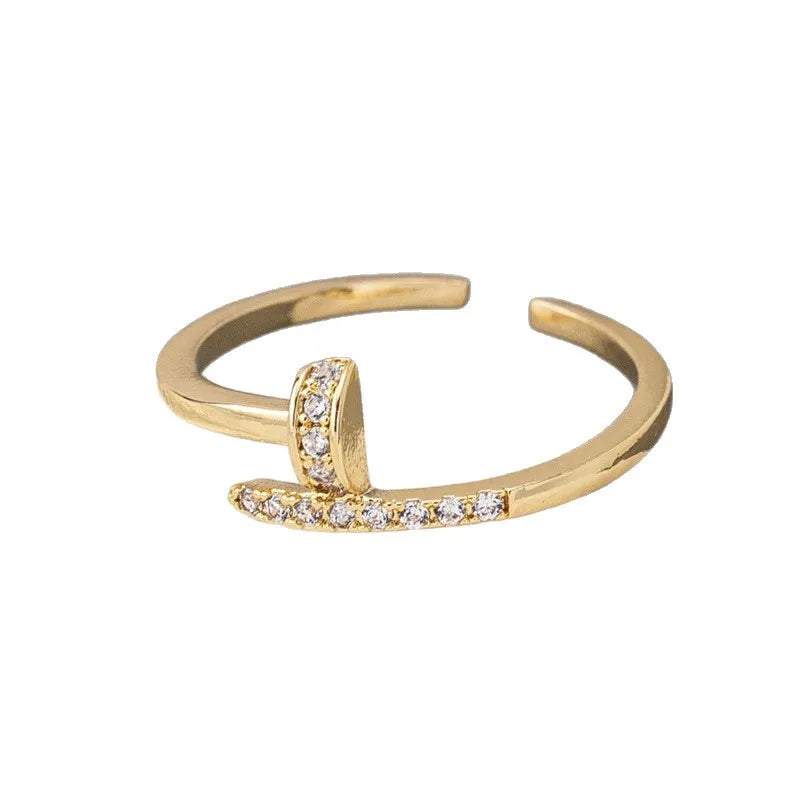 Avessa Nail Ring