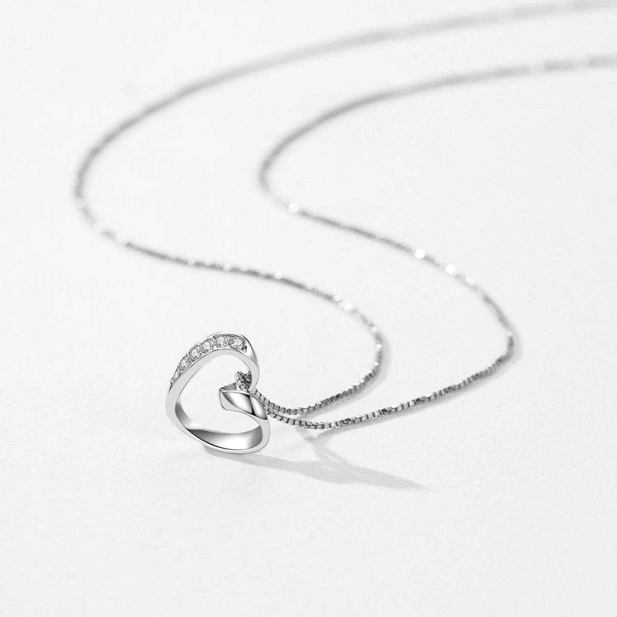 Avessa Suspended Love