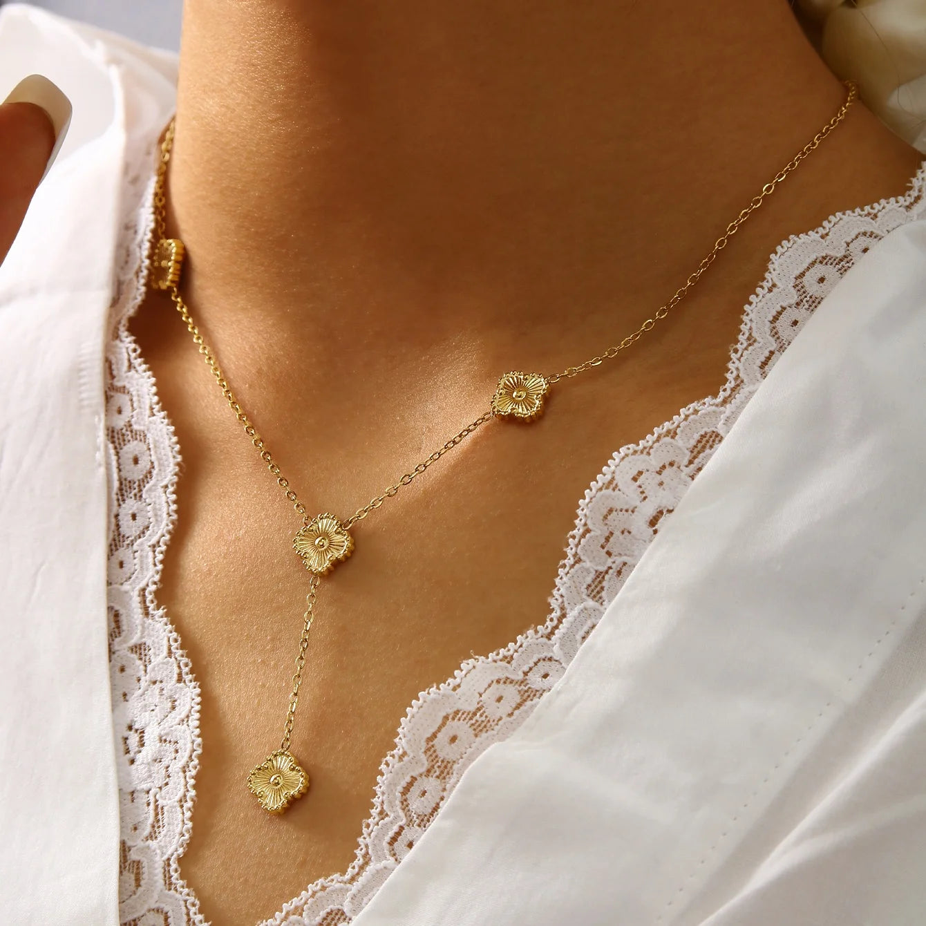 Avessa Clover Y-Shaped