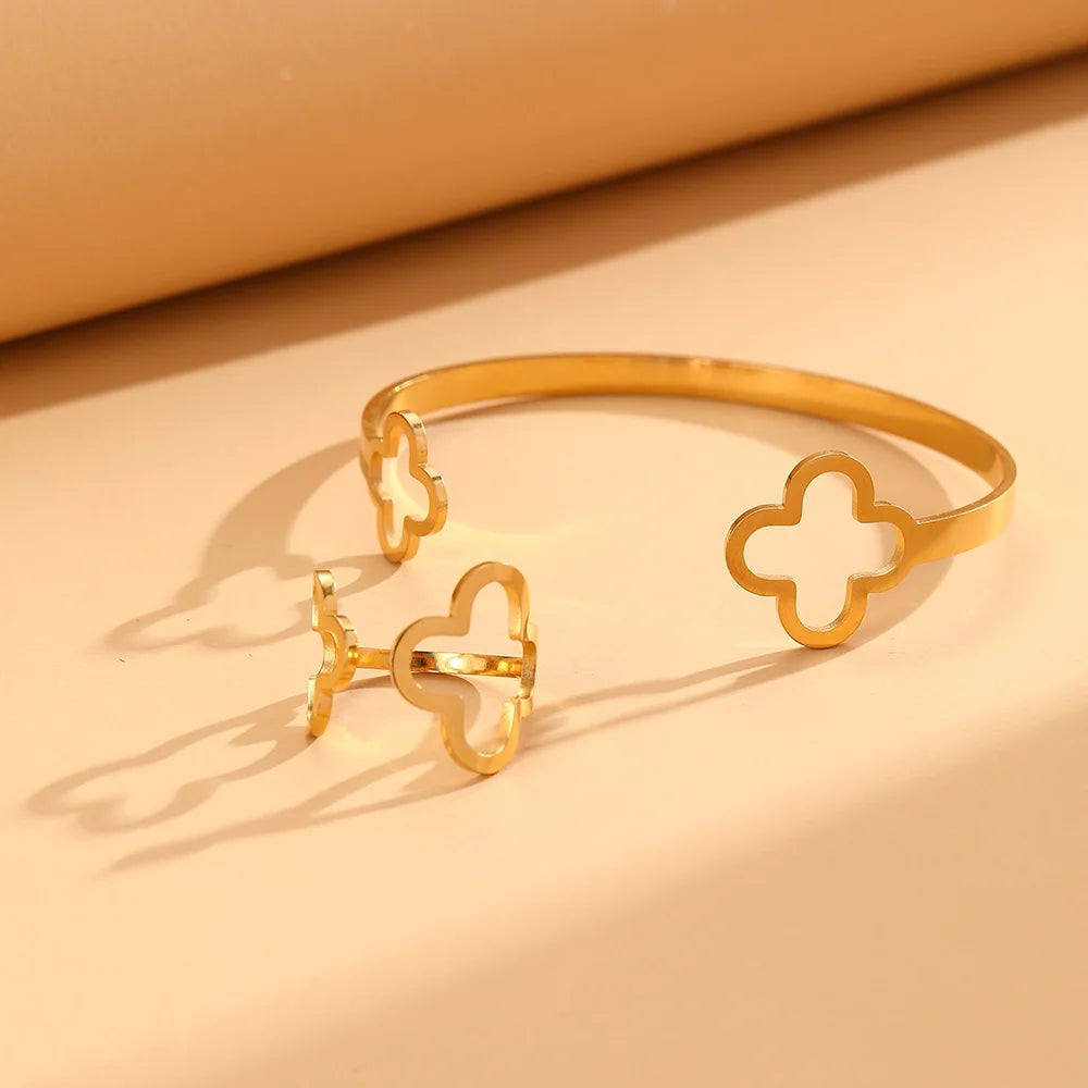 Avessa Clévar Ring