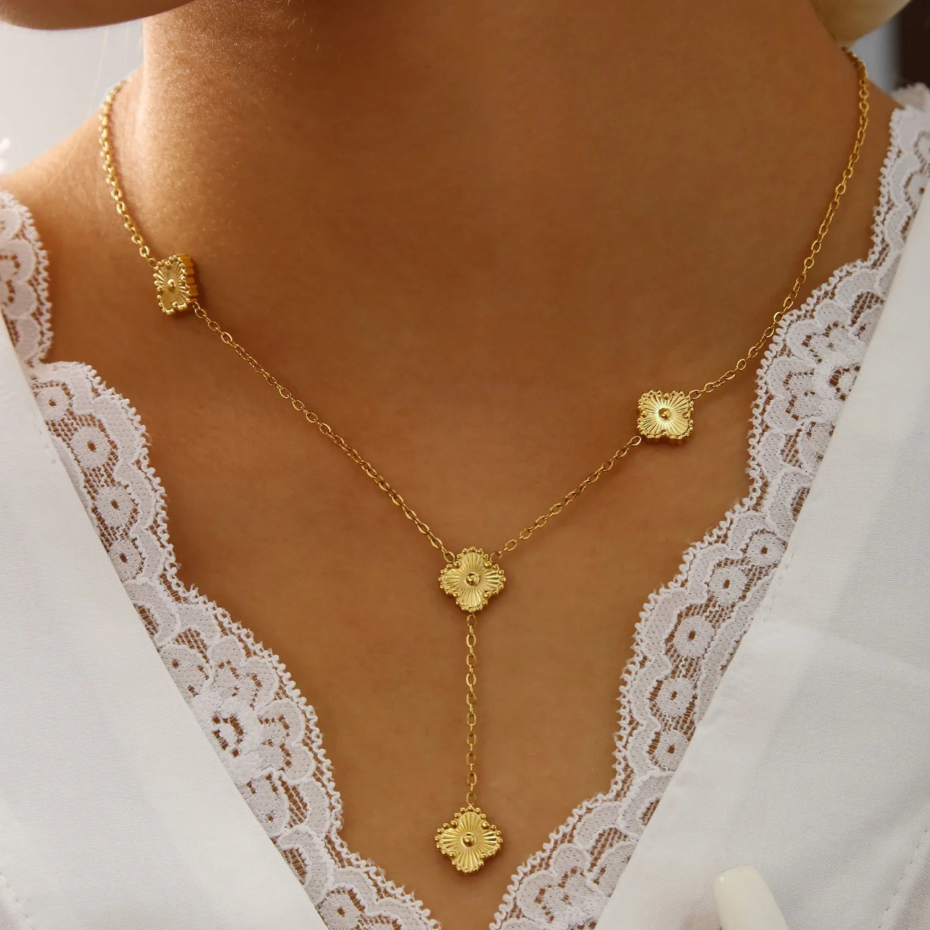 Avessa Clover Y-Shaped