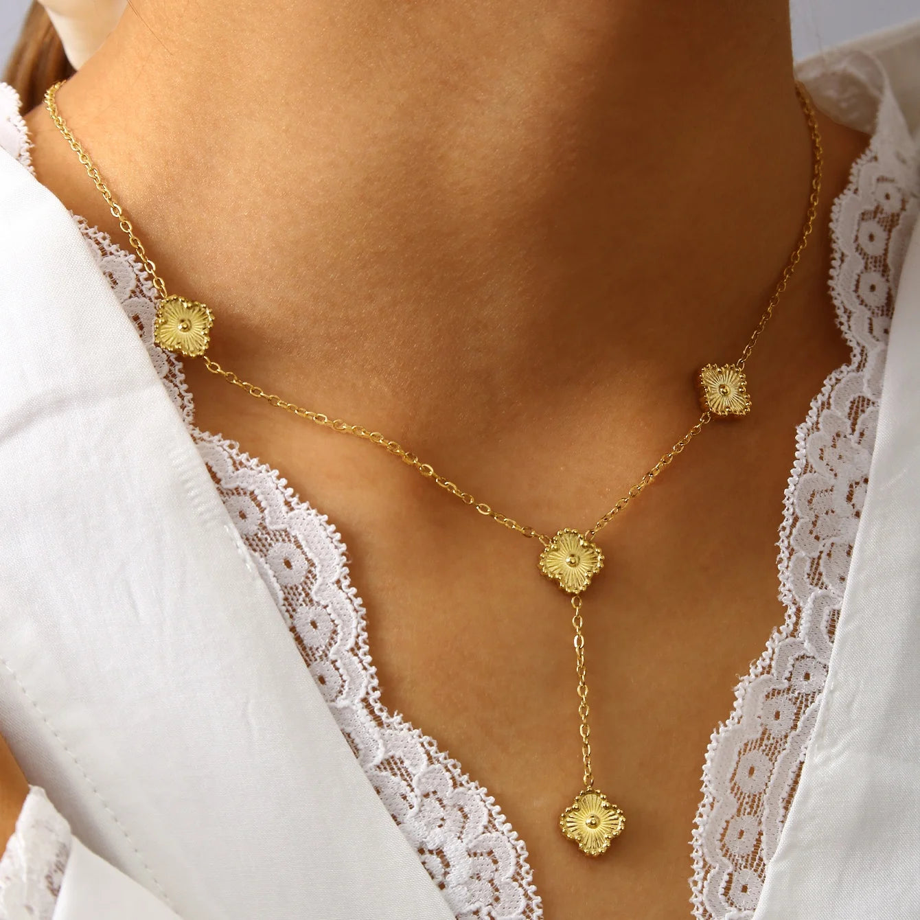 Avessa Clover Y-Shaped