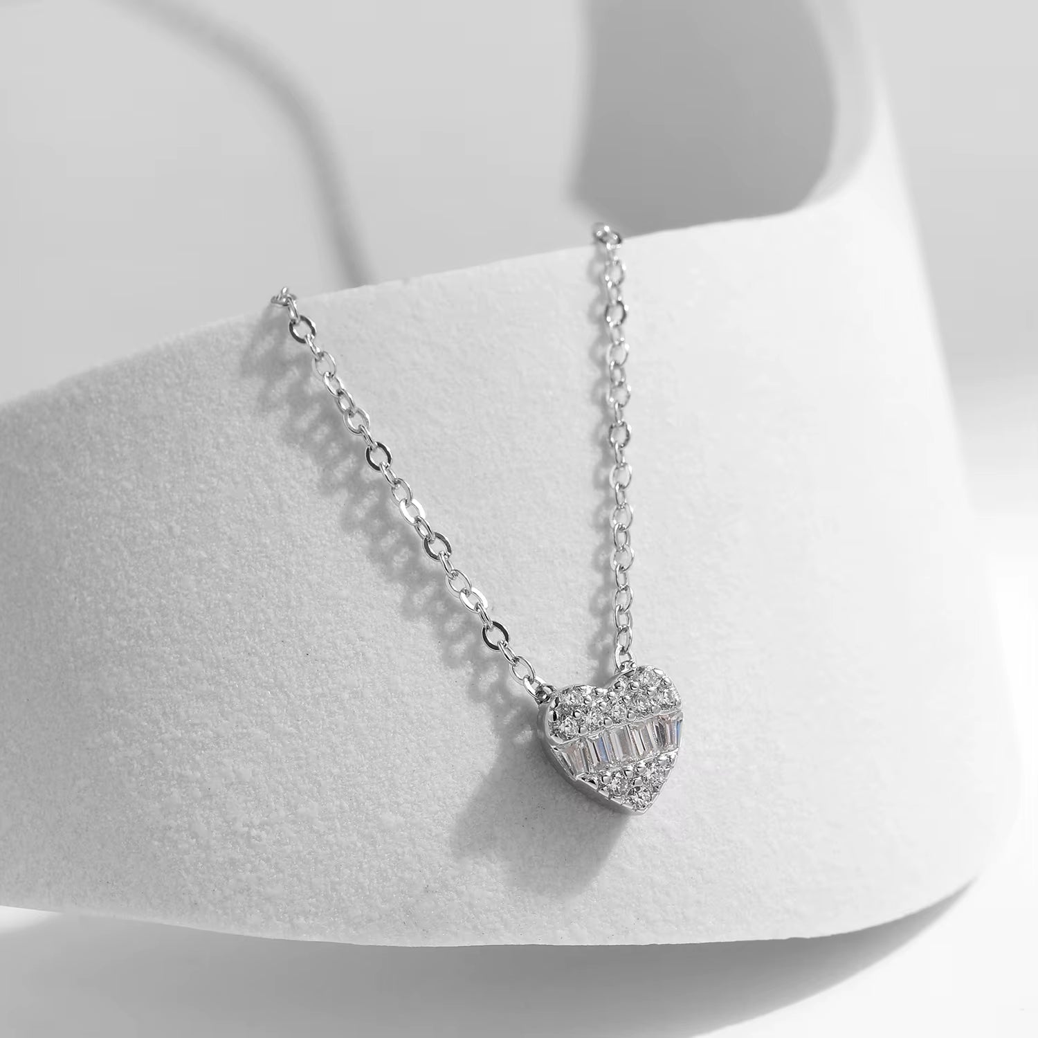 925 Sterling Silver Pave Setting Hearts Sparkling Zirconia Necklace Pendant Classic Romantic Wedding Jewelry for Women